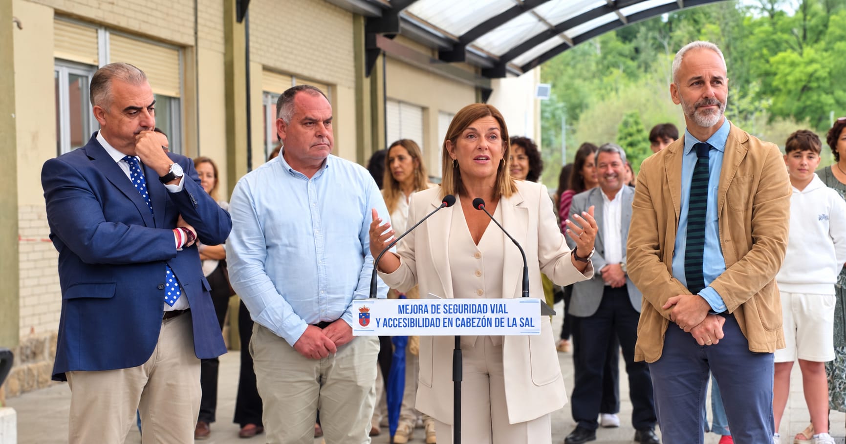 El IES Valle del Saja estrena mejoras de accesibilidad y seguridad vial tras años de reivindicaciones